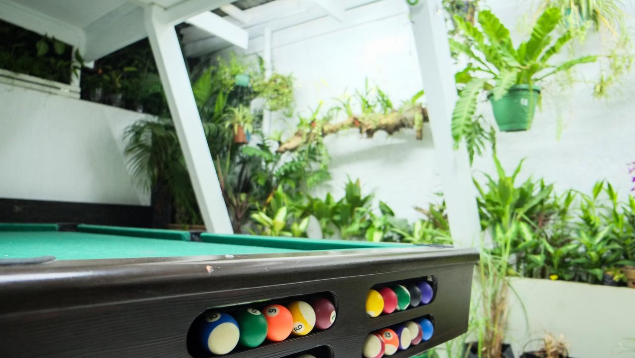 Humble Hut Hostel Manila Ngoại thất bức ảnh